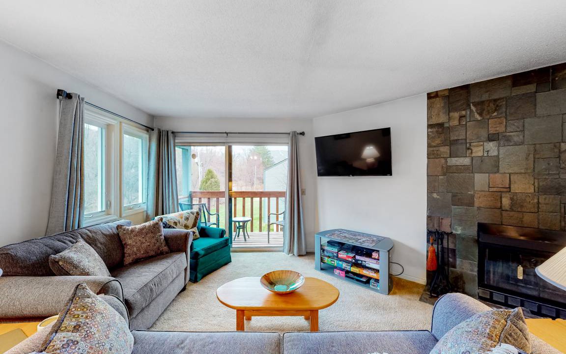 Ludlow Condo | 104 m² Condo ∙ 3 bedrooms ∙ 8 guests