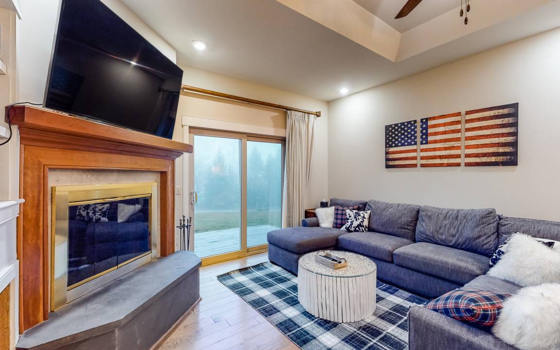 Ludlow Condo | 108 m² Condo ∙ 2 bedrooms ∙ 8 guests