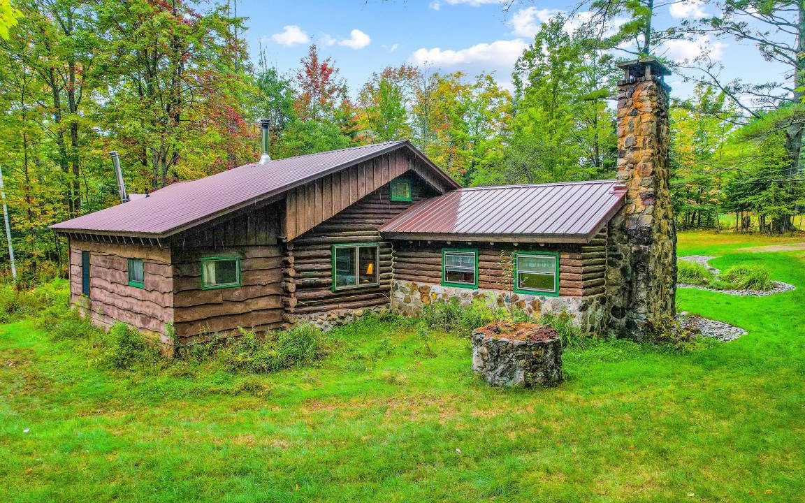 Olmstedville Cabin | 112 m² Cabin ∙ 3 bedrooms ∙ 6 guests