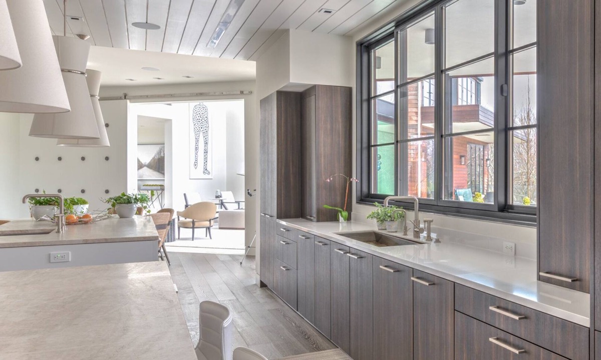 Water Mill House | 12,000 sq ft of Luxury, Modern Design, Full Gym, Indoor and Outdoor Dining.