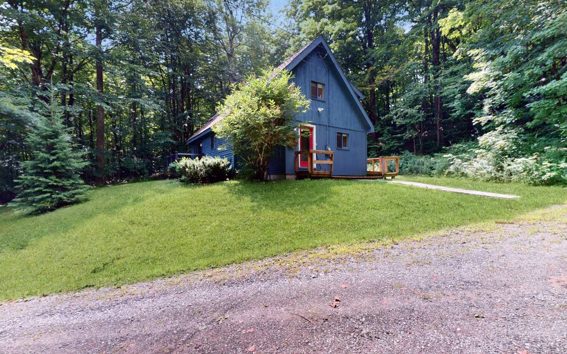 West Dover Cabin | 122 m² Cabin ∙ 3 bedrooms ∙ 8 guests