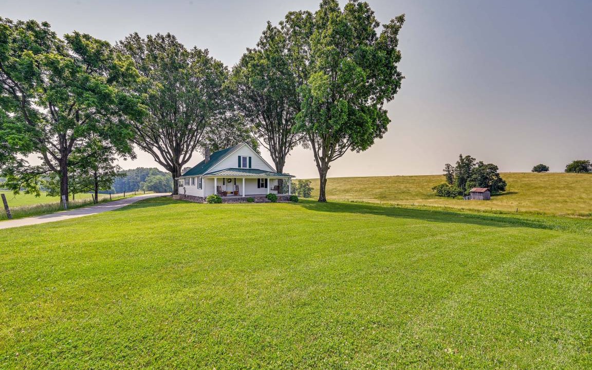 Elkin House | 130 m² House ∙ 2 bedrooms ∙ 6 guests