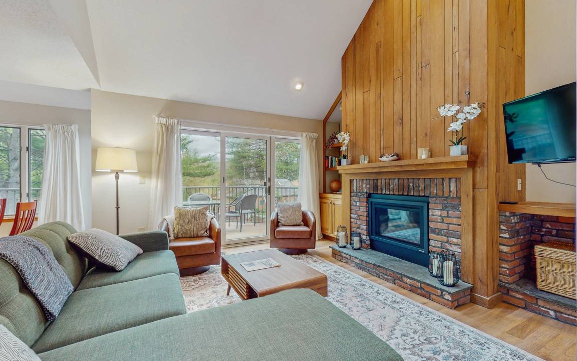 West Hartford House | 147 m² House ∙ 3 bedrooms ∙ 8 guests