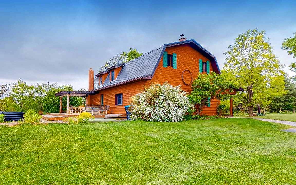Rock Stream Cabin | 148 m² Cabin ∙ 3 bedrooms ∙ 9 guests