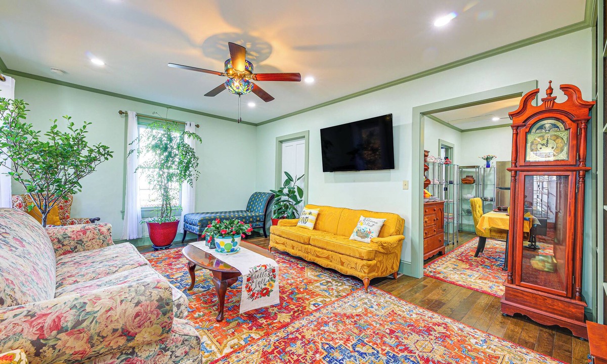 Springfield House | 18 Mi to Skiing: Colorful Home in Springfield!