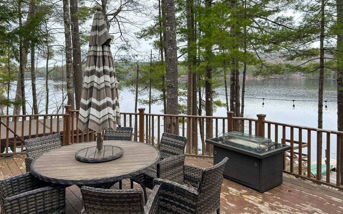 Pine River Pond House | 186 m² House ∙ 4 bedrooms ∙ 12 guests