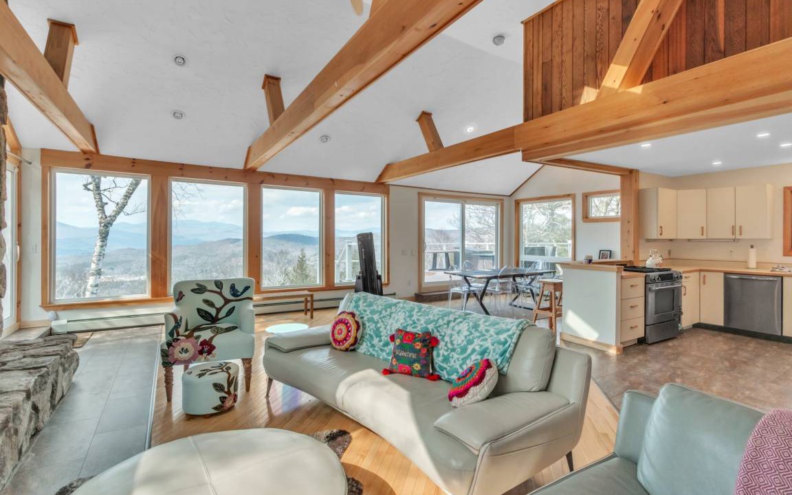 Campton Ski Chalet | 197 m² Chalet ∙ 4 bedrooms ∙ 8 guests