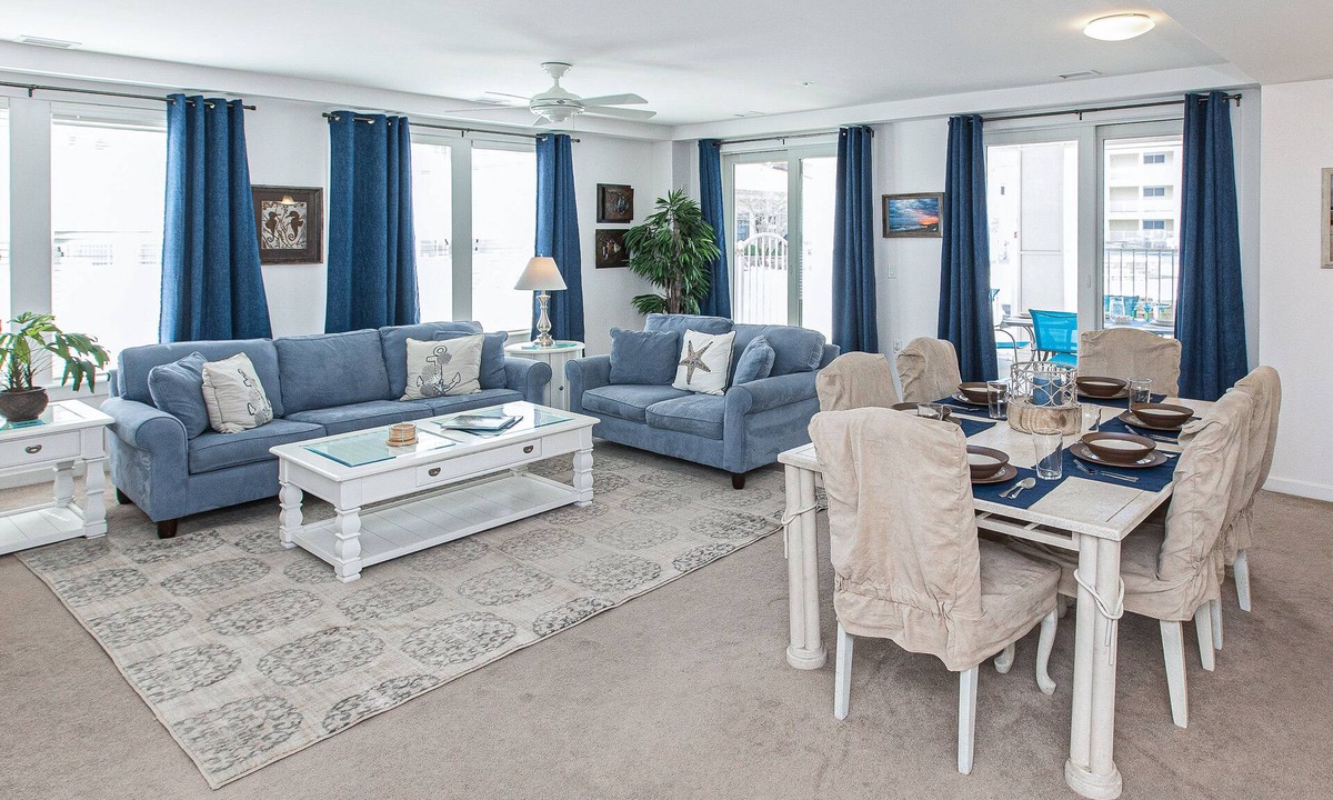 Sandbridge Condo | 1st-floor condo with balcony, W/D, outdoor pool, gym & grills