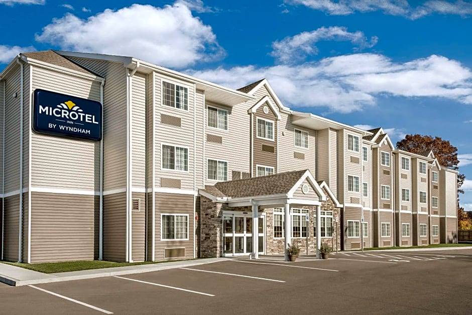 Binghamton Hotel | 2-Star Hotel ∙ Microtel Inn & Suites by Wyndham Binghamton