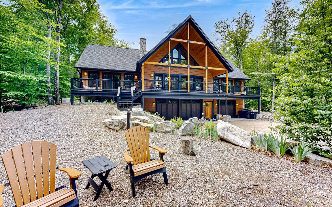 West Alton Ski Chalet | 214 m² Chalet ∙ 4 bedrooms ∙ 10 guests