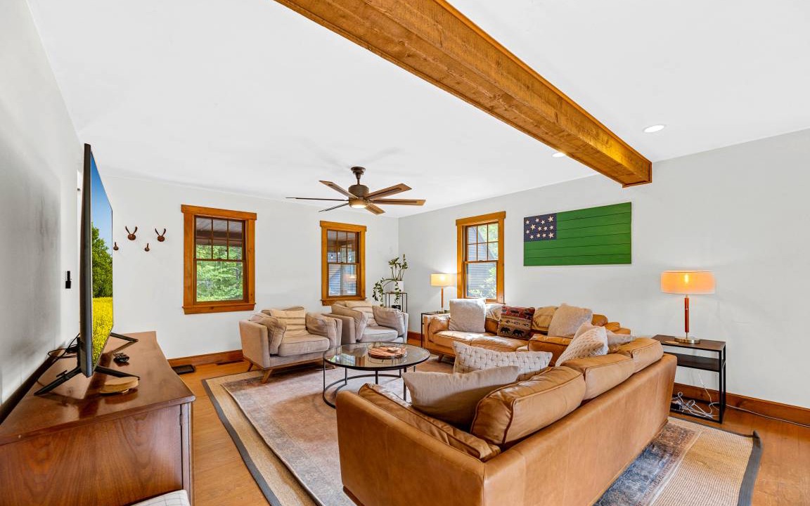 Pittsfield House | 217 m² House ∙ 4 bedrooms ∙ 8 guests