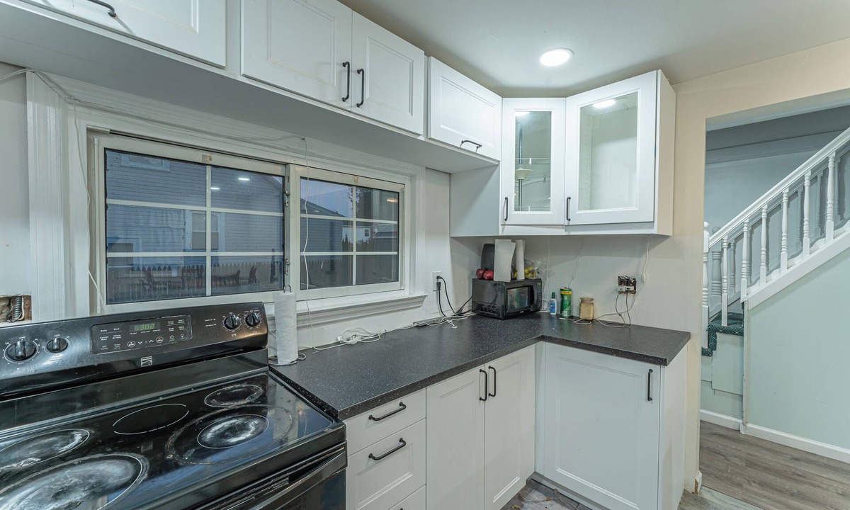 Dix Hills House | 3-bedroom house in enchanting Dix Hills with bonus room, WiFi, AC