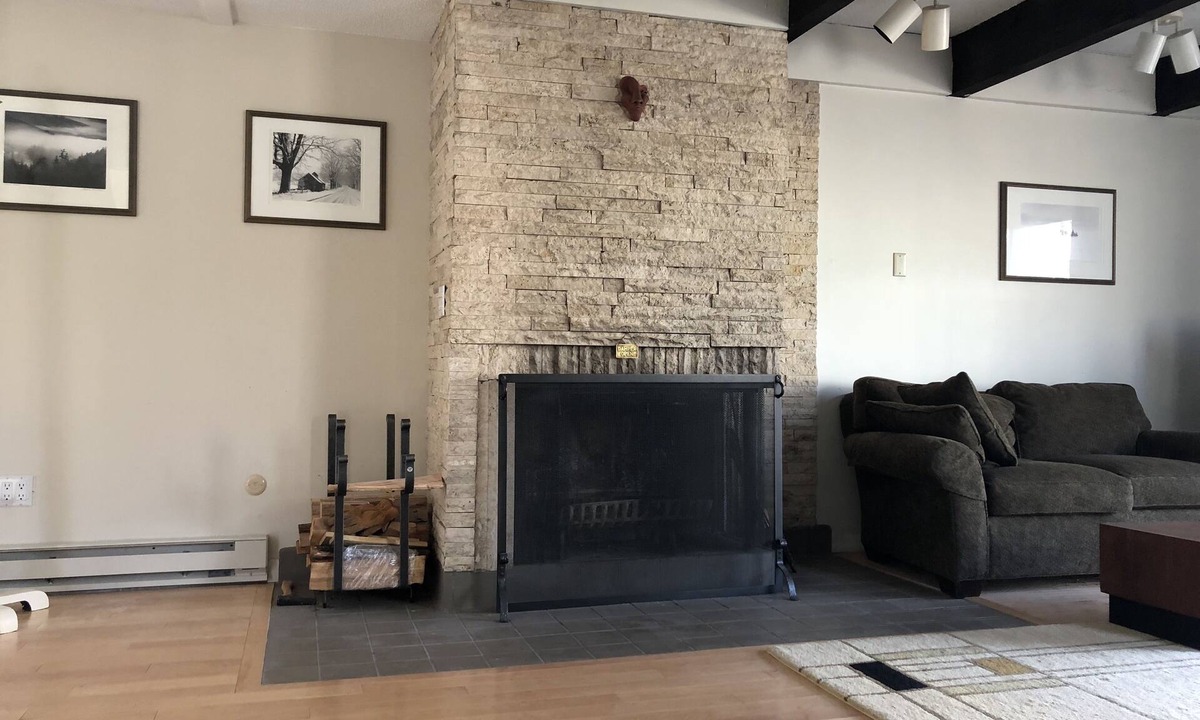 Stratton Mountain Condo | 3 Level Stratton Mountain Condo Only 2 Miles To The Base Of Stratton