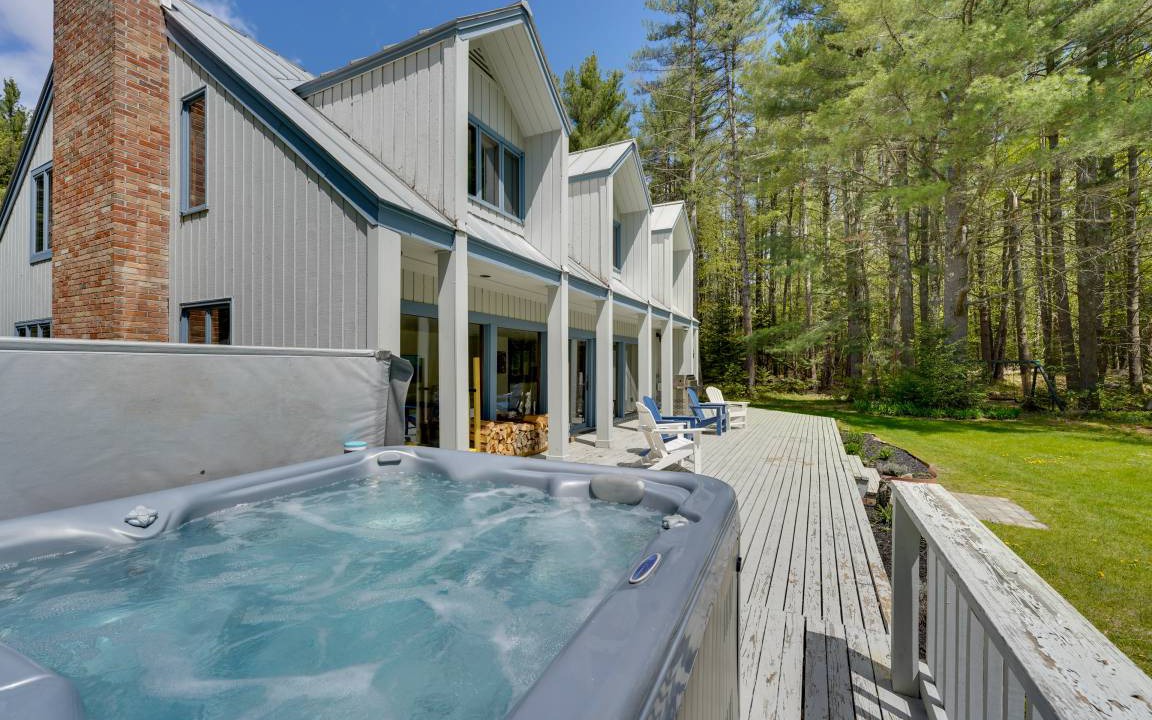 Mendon House | 325 m² House ∙ 3 bedrooms ∙ 8 guests