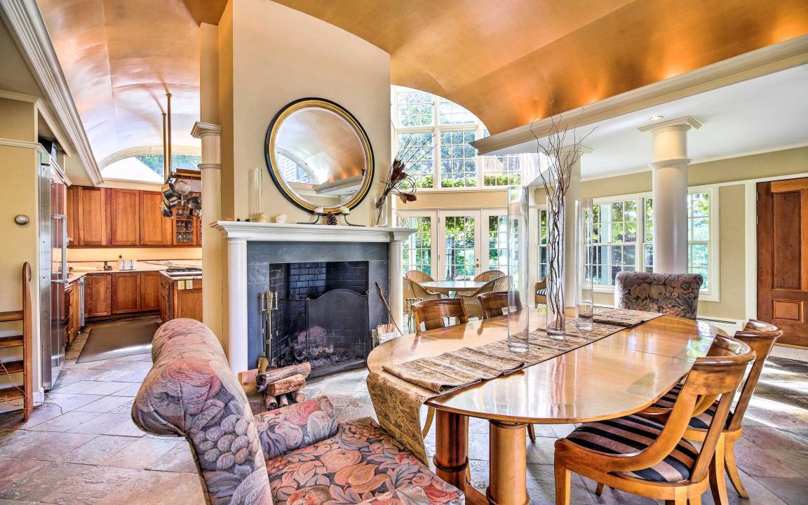 Brookfield House | 346 m² House ∙ 4 bedrooms ∙ 6 guests