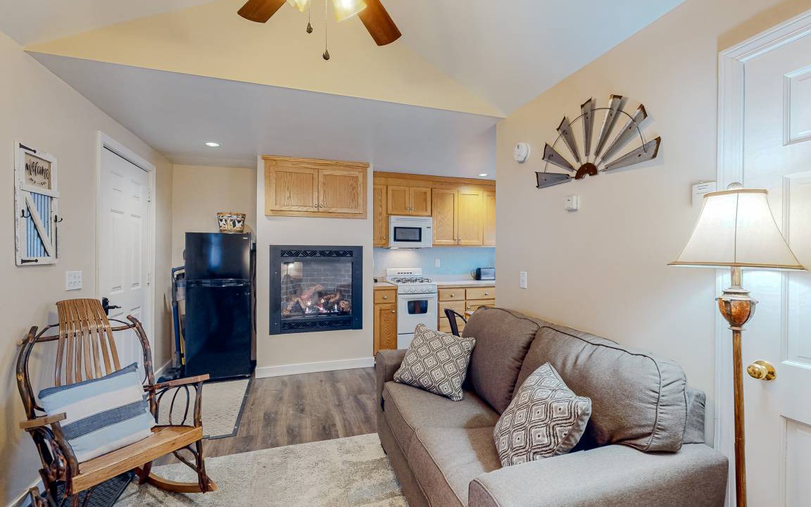 Eastern Vermont Cabin | 39 m² Cabin ∙ 1 bedroom ∙ 2 guests