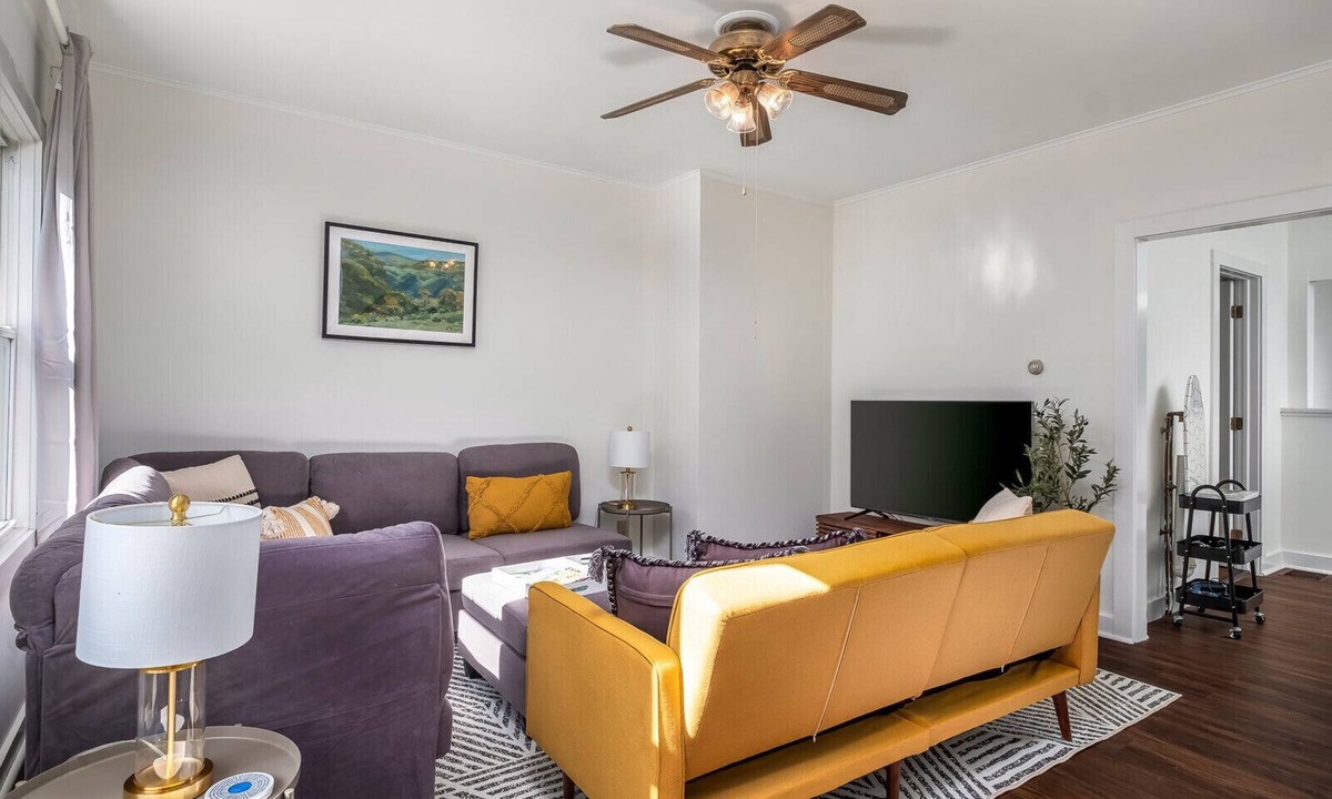 Williamstown House | 3bd 2ba Townhouse. Walkable to College and walking paths. Longer stays welcome