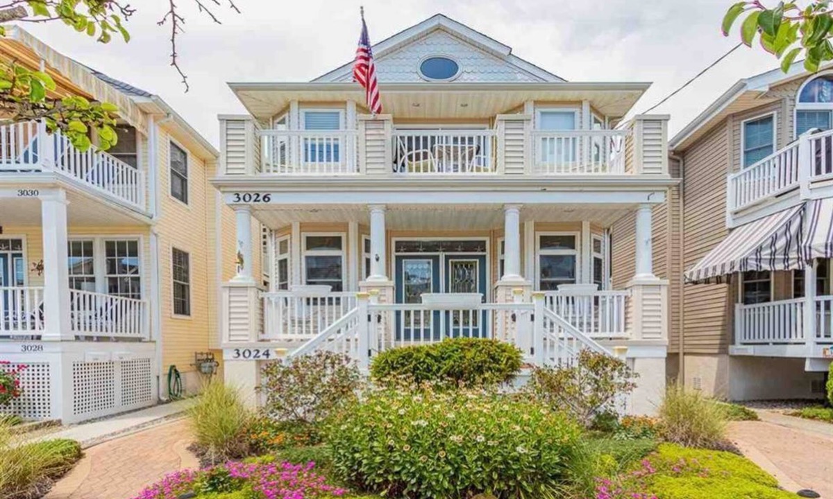 Gold Coast House | 3br- 2 Bath-Gold coast beauty