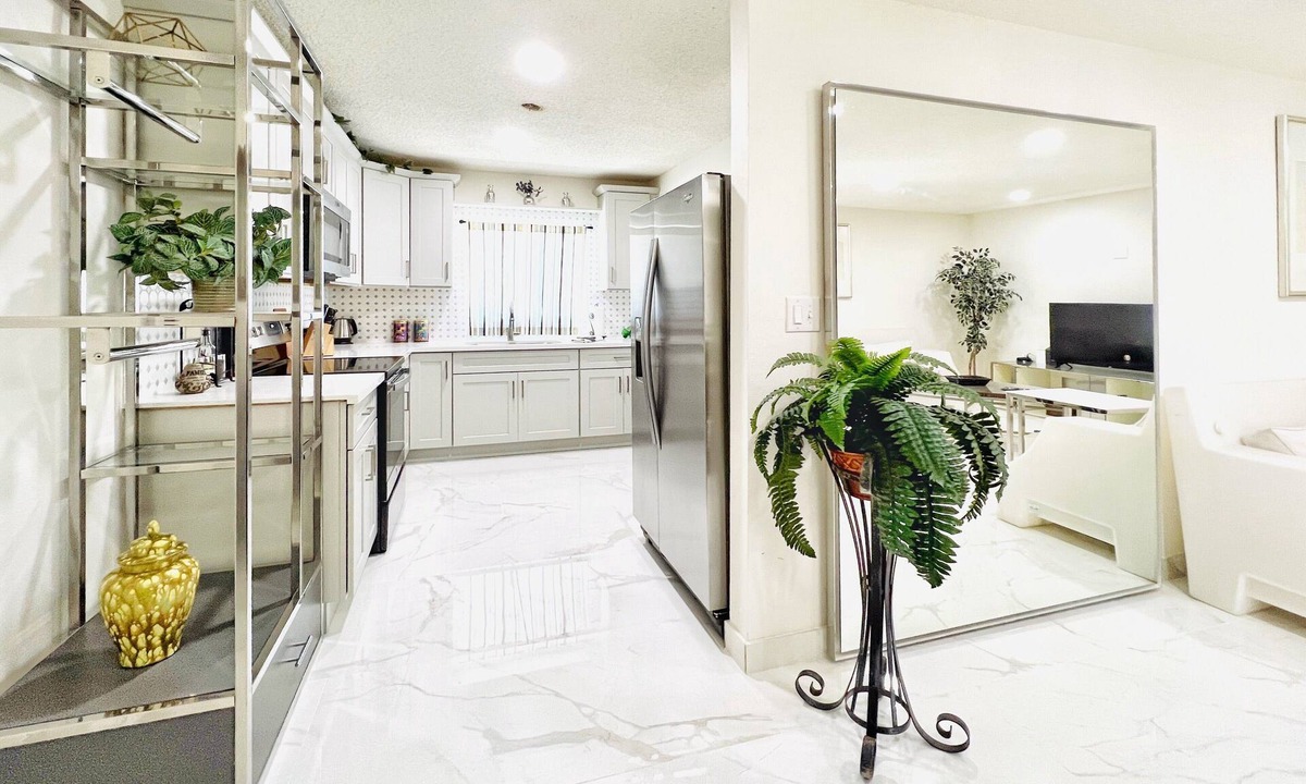 Beverly Green Apartment | 3BRApartment,LasVegas,Strip,july4th,Sale,LVCC,Bestlocation,Wifi