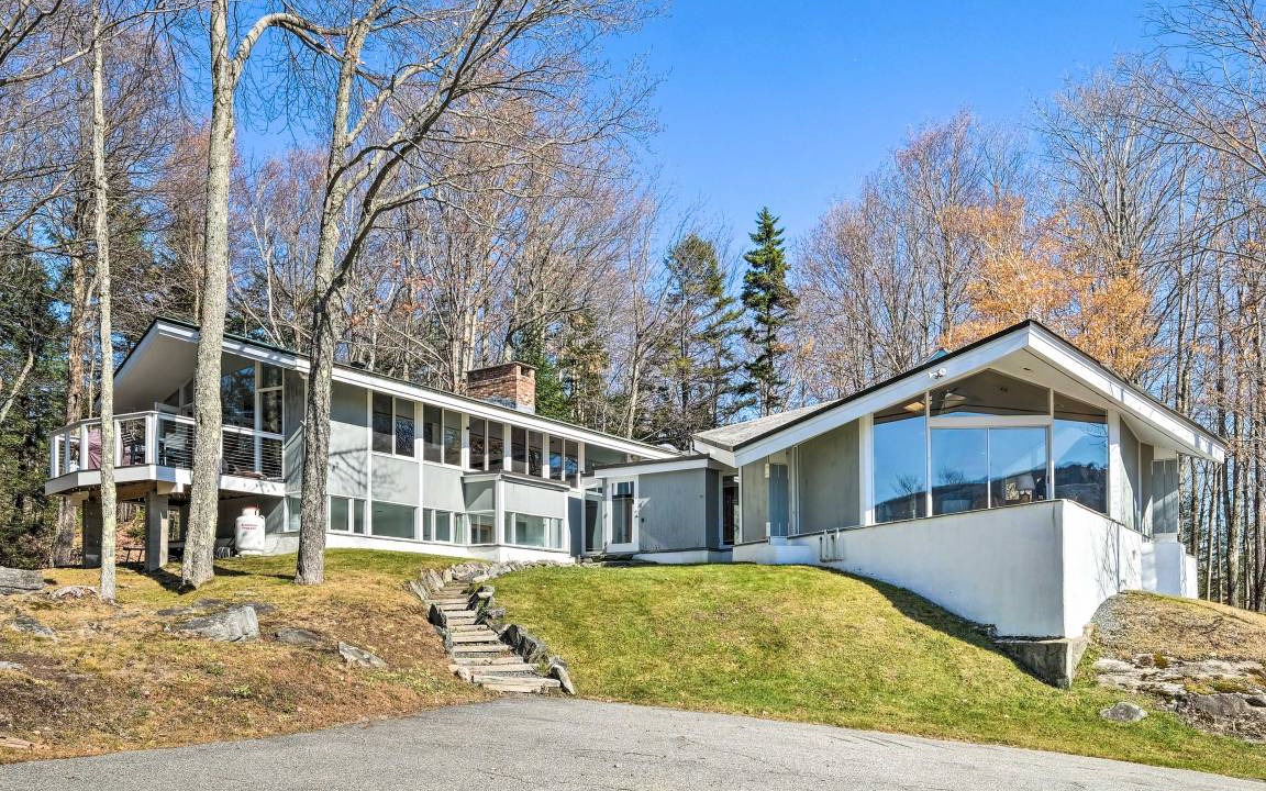 West Dover House | 418 m² House ∙ 5 bedrooms ∙ 12 guests