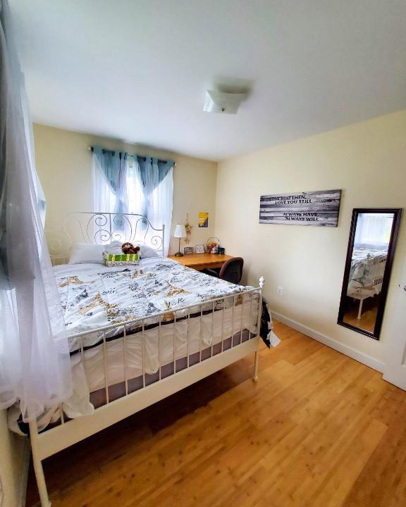Rockville House | 5 star Room2/Close to everything/5 min walk metro/Rockville Town Center