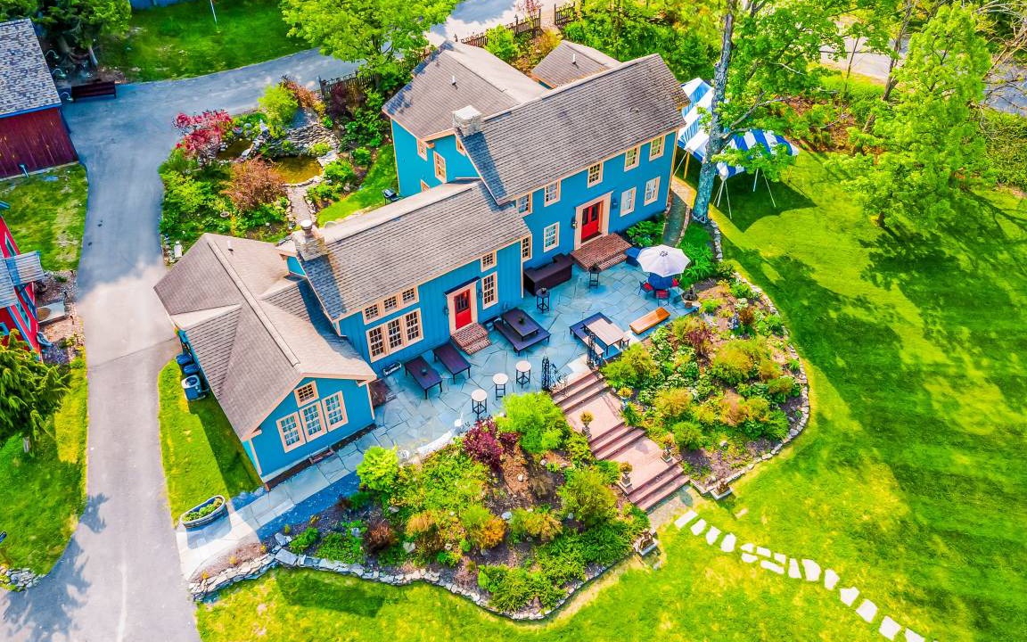 Franklin Springs House | 511 m² Farmhouse ∙ 5 bedrooms ∙ 16 guests