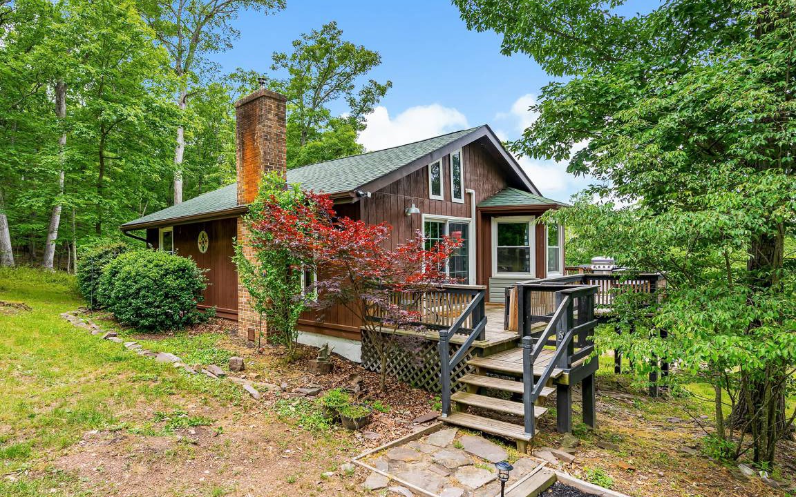 Berkeley Springs Ski Chalet | 73 m² Chalet ∙ 2 bedrooms ∙ 4 guests