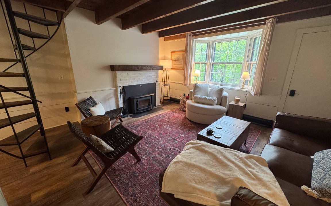 West Hartford Condo | 77 m² Condo ∙ 2 bedrooms ∙ 4 guests