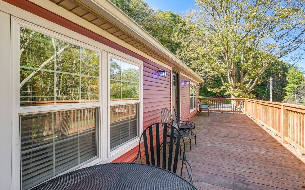 Warm Springs House | 97 m² House ∙ 2 bedrooms ∙ 4 guests