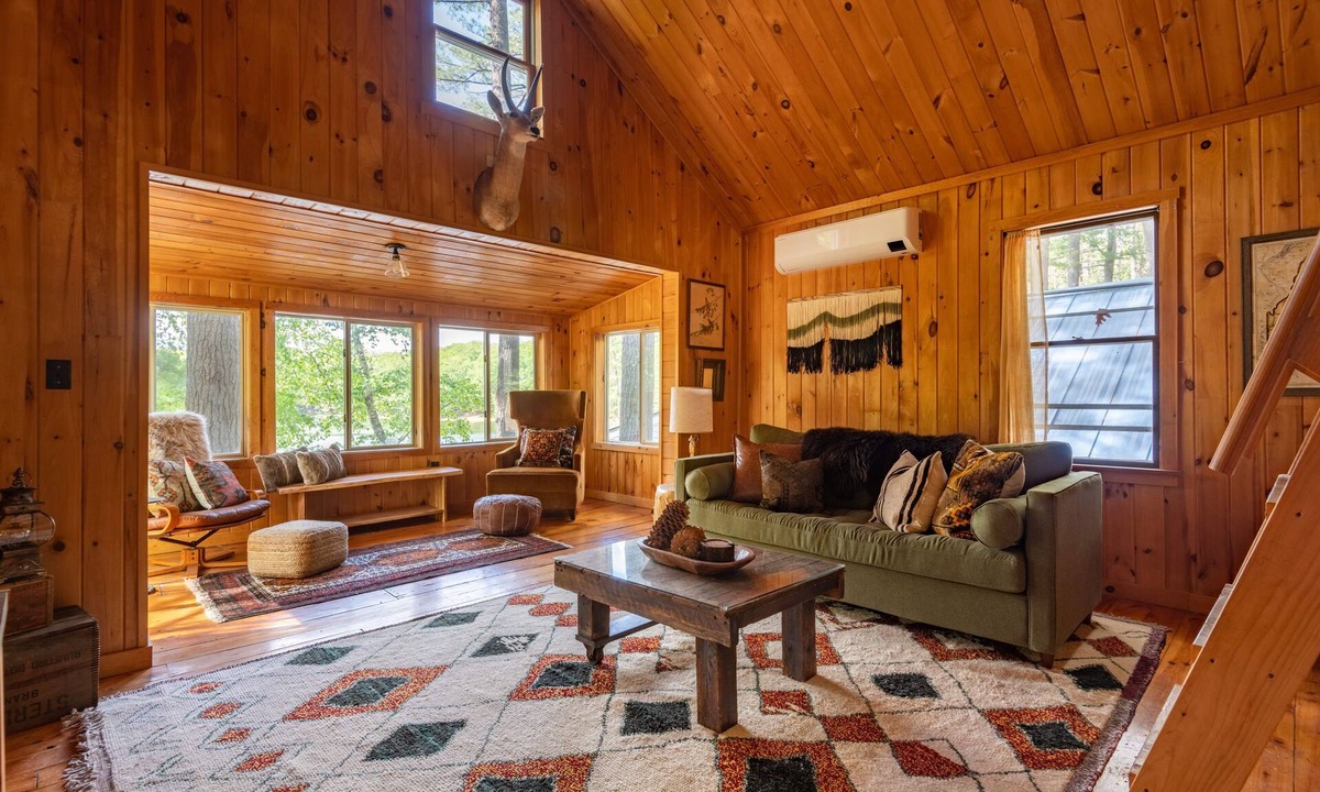 Turner Cabin | A Cozy Getaway - Waterfront, Fire Pit, Knotty Pine, Kayaks