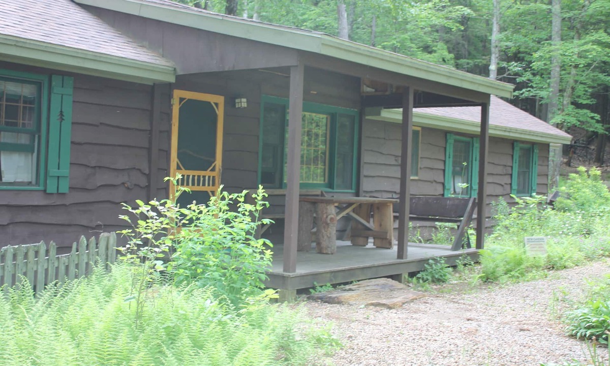 Pittsfield Cabin | A Family Lodge in the woods with lake access