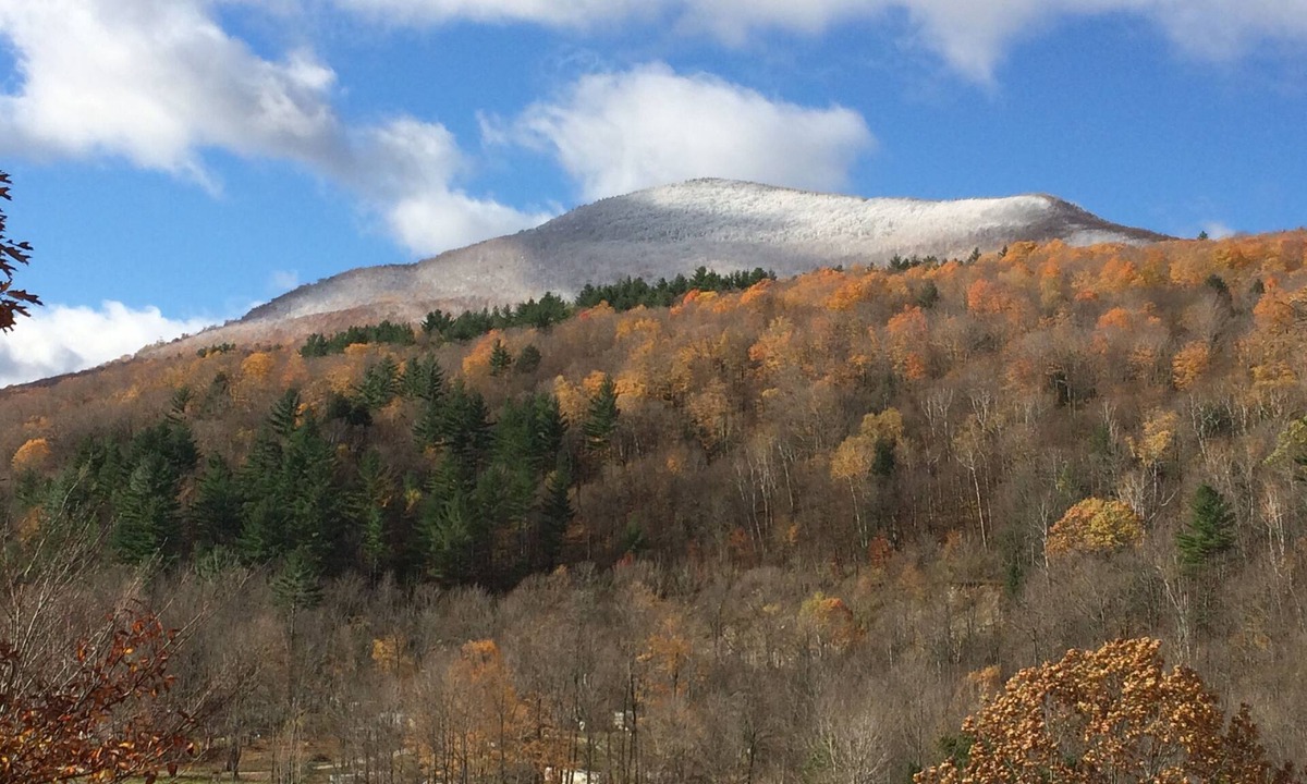East Dorset Hotel | Aerie Inn of Vermont