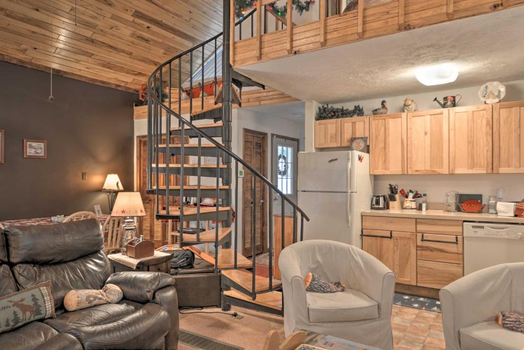 Alpine Lake House | Alpine Lake Resort Chalet with Indoor Pool Access!