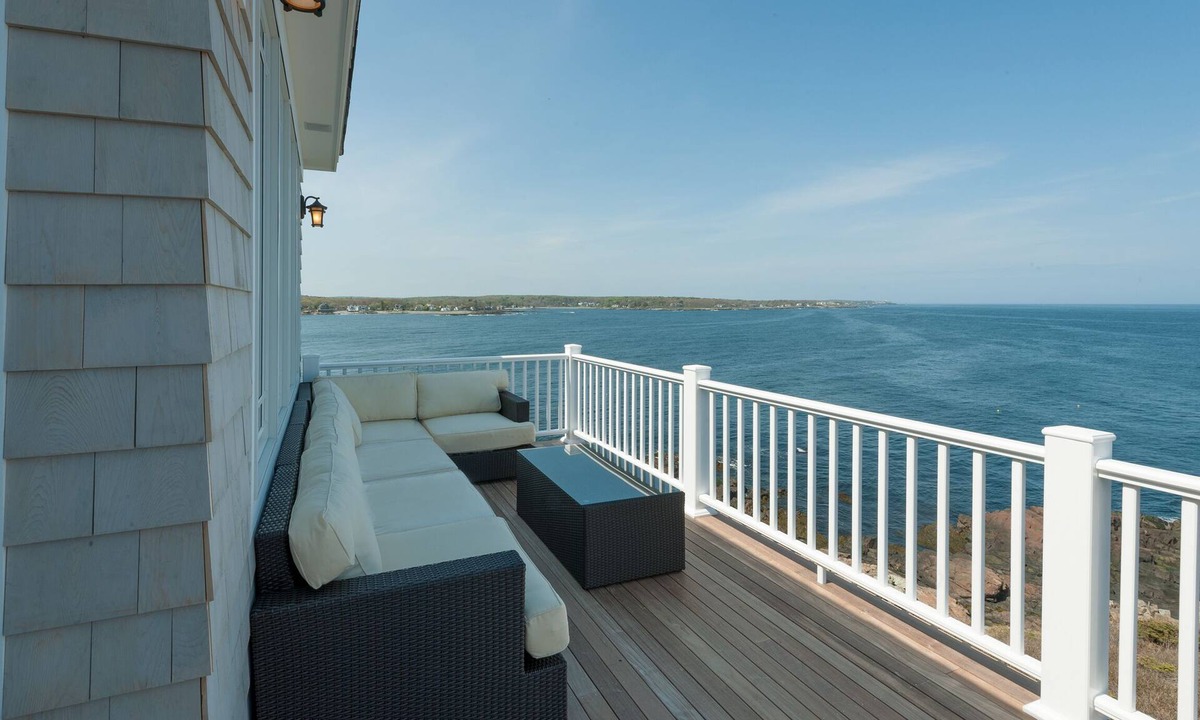York Beach House | Amazing Direct Ocean Views, York's BEST Just Minutes To Short Sands Beach