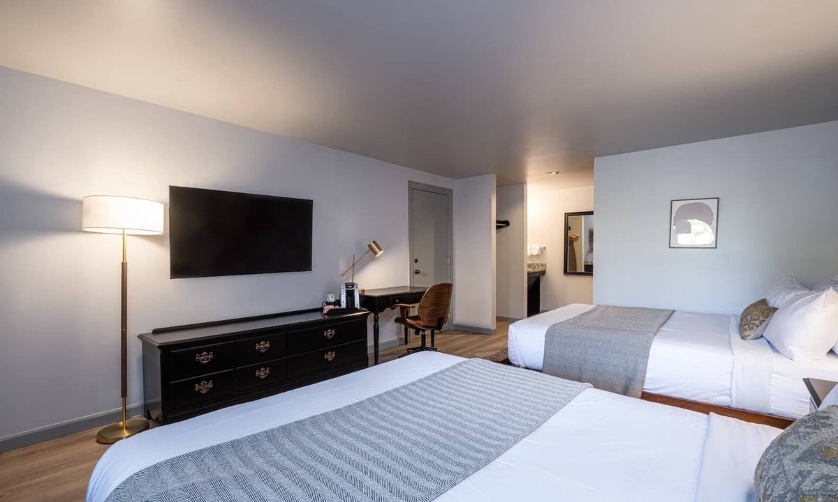Peterborough Condo | At Riverhouse you will find a home away from home!