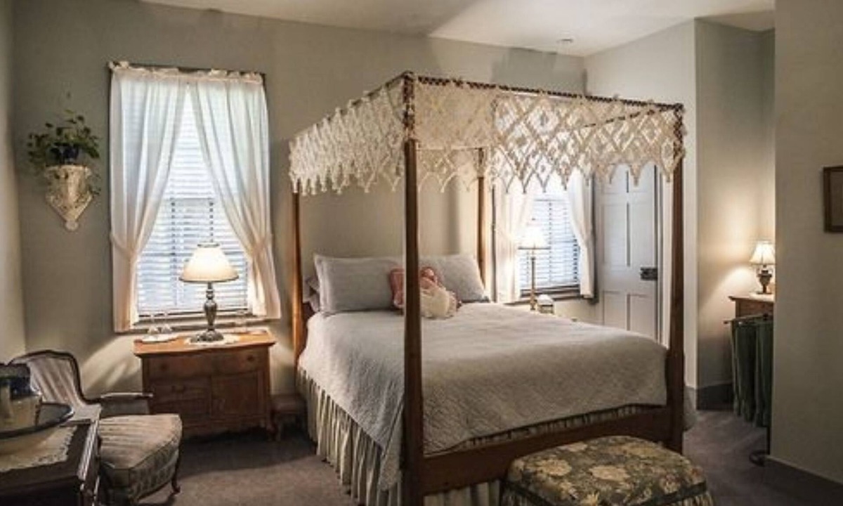 Canandaigua Bed & Breakfast | B&B at Oliver Phelps