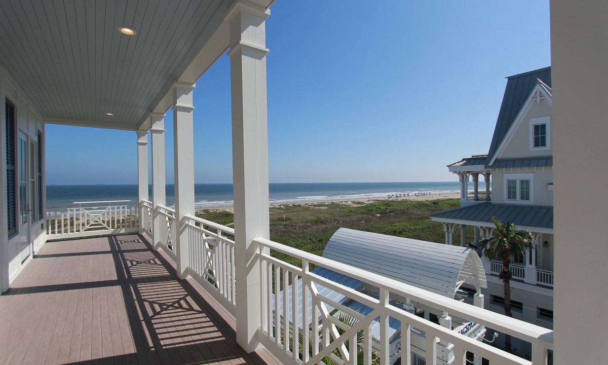 Beachtown House | Beachtown Galveston - Beachfront - Private Pool - Elevator - 3/3.5 - Epic Views!