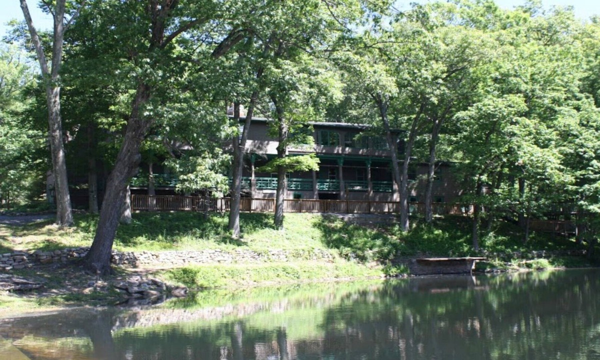 Hamburg Cabin | Beautiful 109 Acre Camp With Lodge Sleeping 53 ~ Ideal For Large Groups