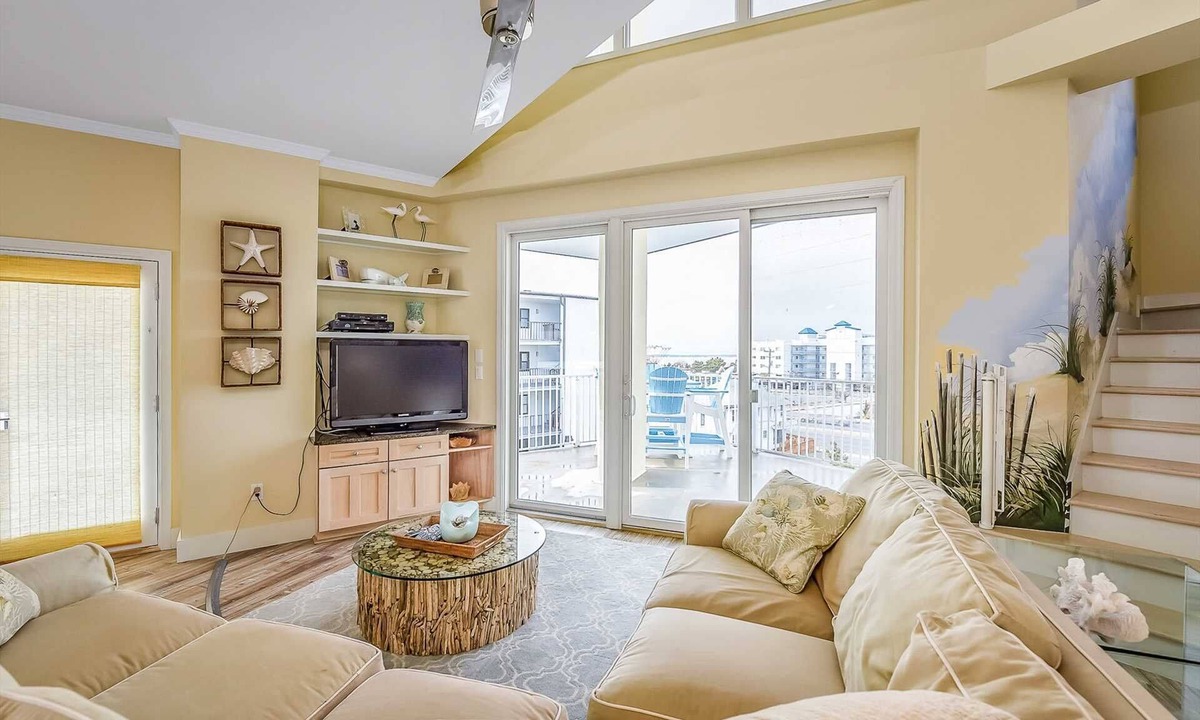 Midtown Ocean City Condo | 🏖️Beautiful 2 story Oceanblock Condo 🏖️