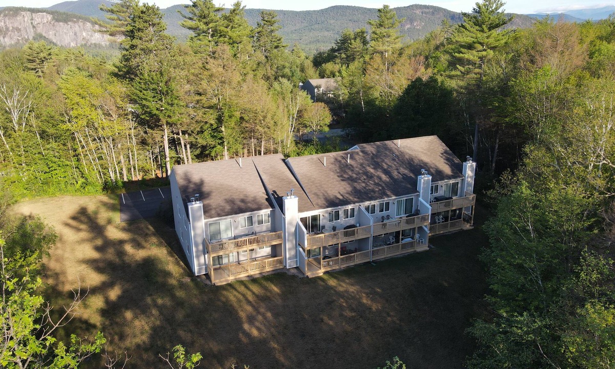 North Conway Condo | Beautiful, Bright, & Peaceful North Conway Condo