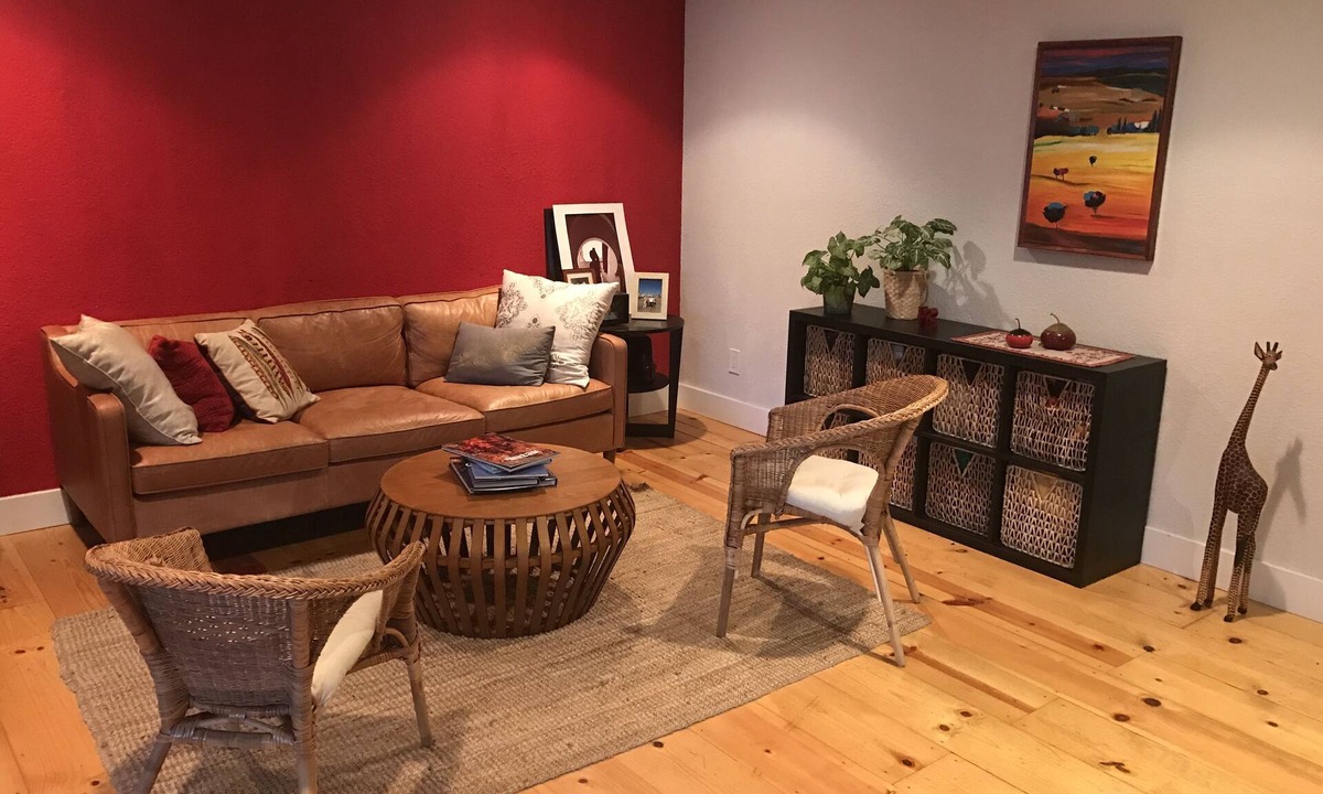 Greenway Plaza-Upper Kirby Condo | Beautiful Condo in the Heart of Houston! 15 minutes away from NRG stadium!