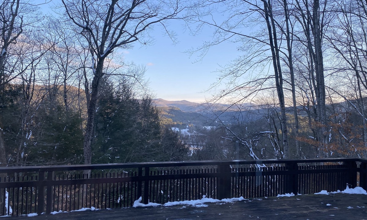 Stockbridge House | Beautiful Green Mountain views near Killington