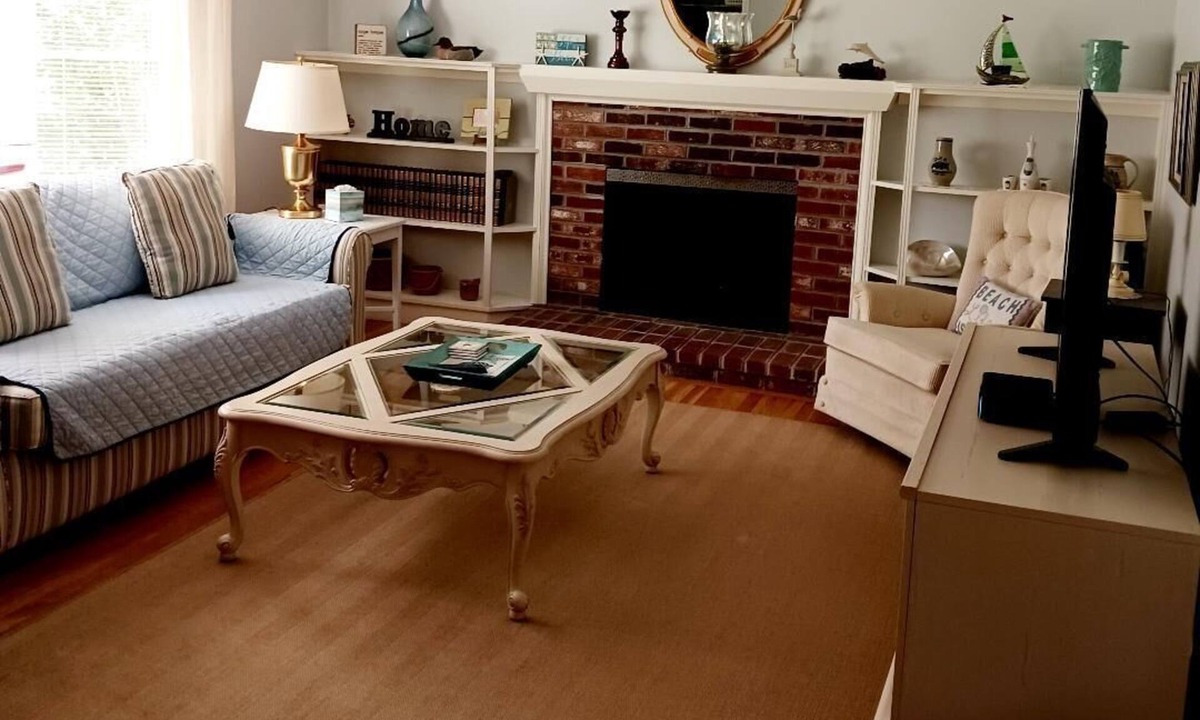South Yarmouth House | BEAUTIFUL HOME & PROPERTY CONVENIENT TO NANTUCKET SOUND AND CAPE COD BAY BEACHES