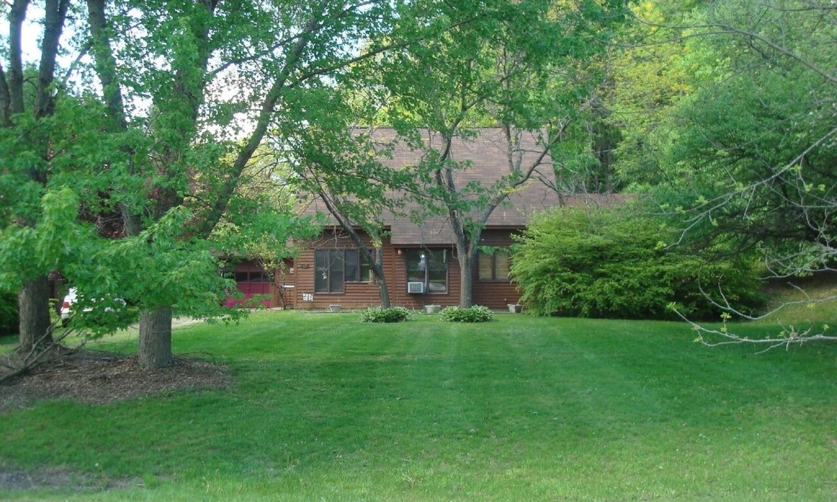 Crystal Beach House | Beautiful house minutes from Lake Bomoseen - Dogs Welcome