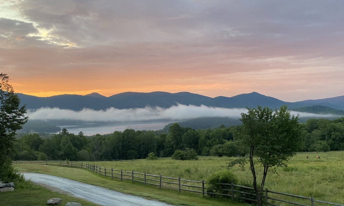 Chittenden House | Beautiful New 5-bedroom Home Near Skiing, Hiking, Golf, Weddings, Lake, Foliage