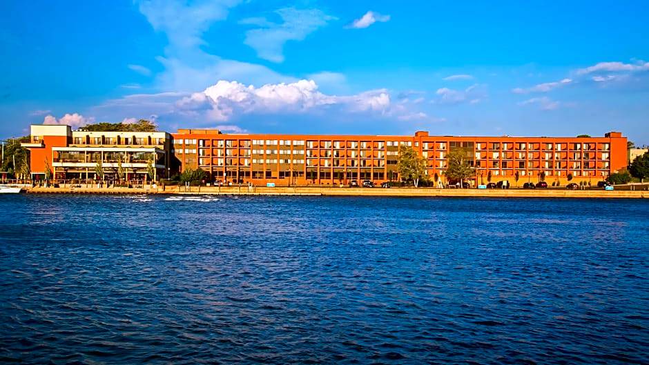 Oswego Hotel | Best Western Plus Oswego Hotel and Conference Center