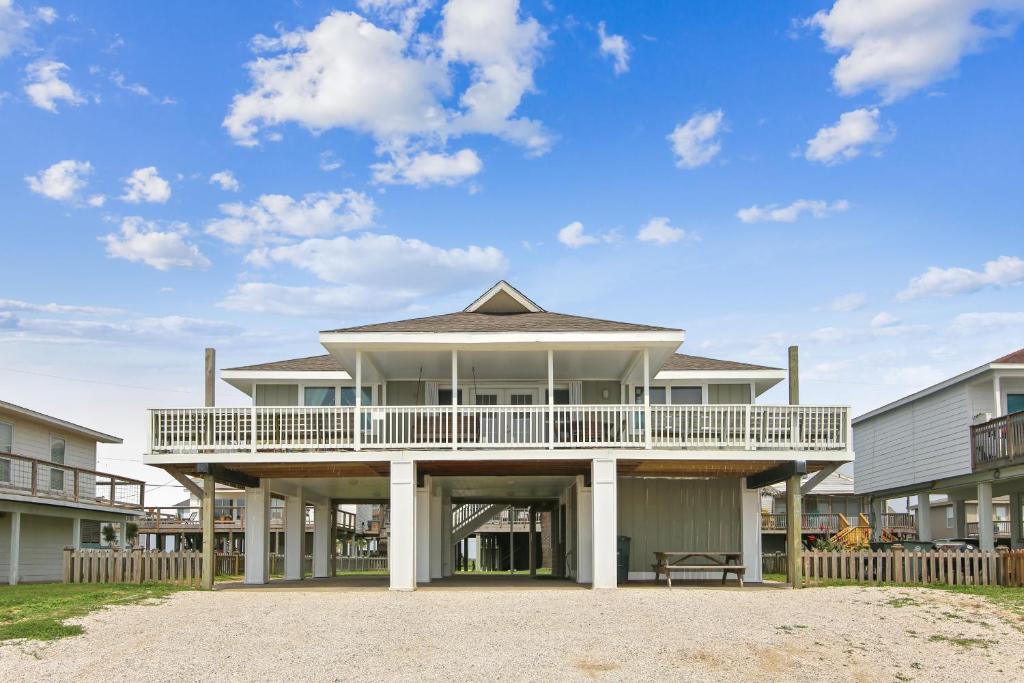 Bermuda Beach House | Betsy's Beachfront Cottage