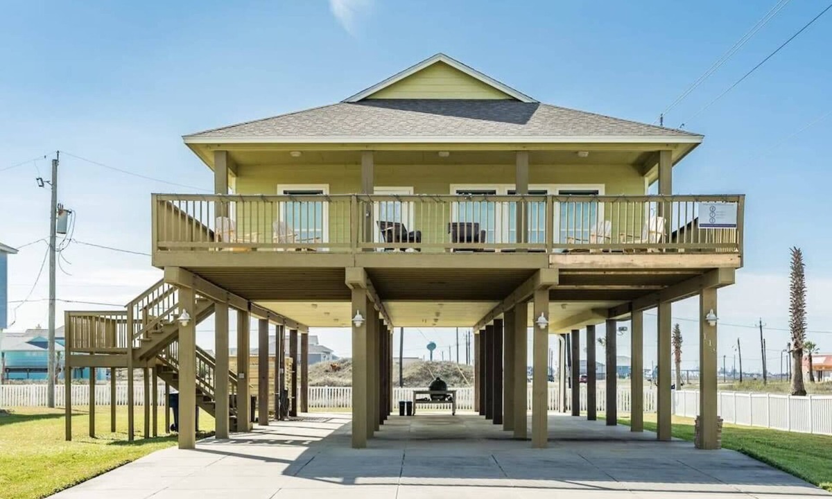 Surfside Beach House | Blue Swordfish - Every Bedroom a Suite, Beach Home!