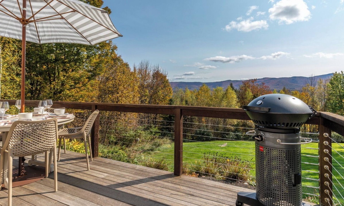 Morrisville House | Breathtaking views, fire pit, pond!