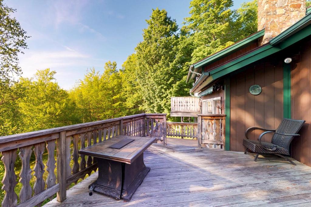 Franconia House | Bridal Veil Lodge